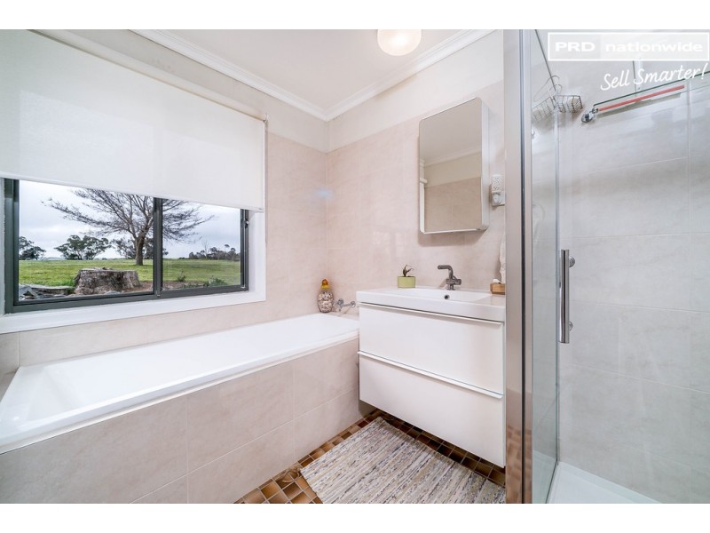 77 Bavin Road, North Wagga Wagga NSW 2650