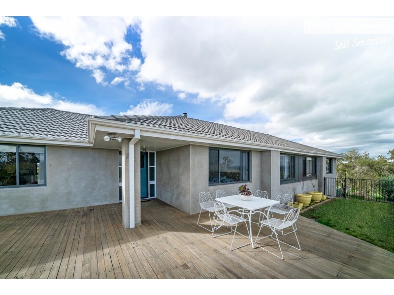 77 Bavin Road, North Wagga Wagga NSW 2650