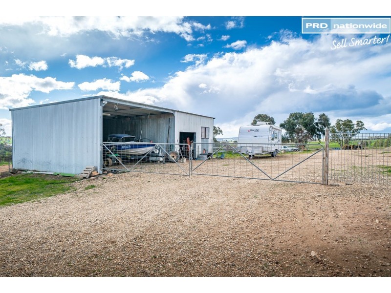77 Bavin Road, North Wagga Wagga NSW 2650