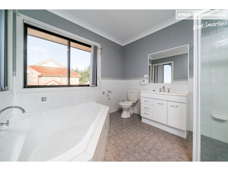5 Gibbes Close, Kooringal NSW 2650