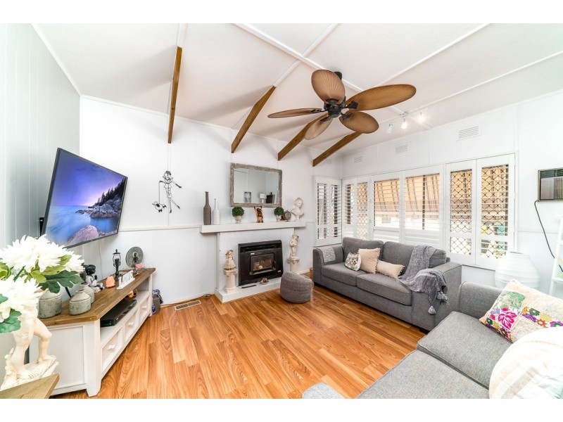 156 Macleay Street, Mount Austin NSW 2650