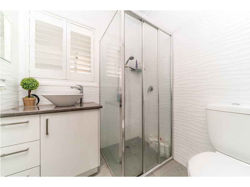 156 Macleay Street, Mount Austin NSW 2650