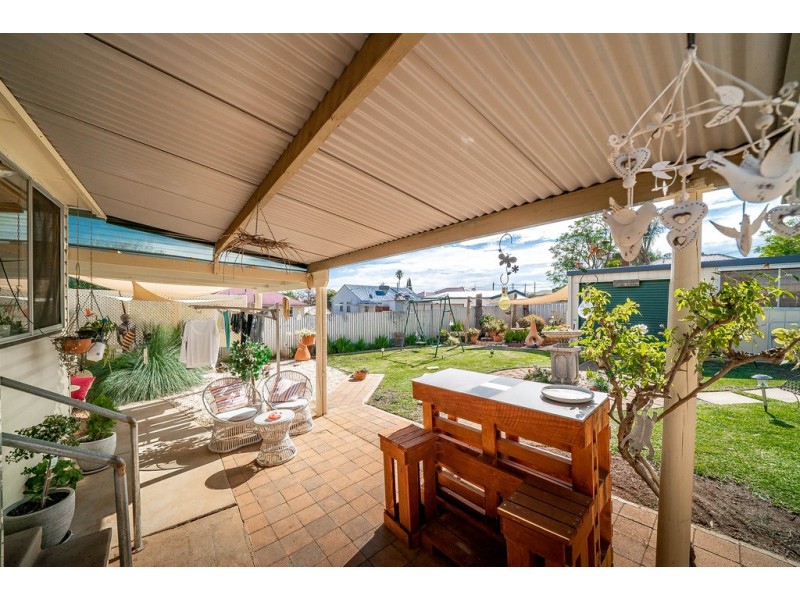 156 Macleay Street, Mount Austin NSW 2650