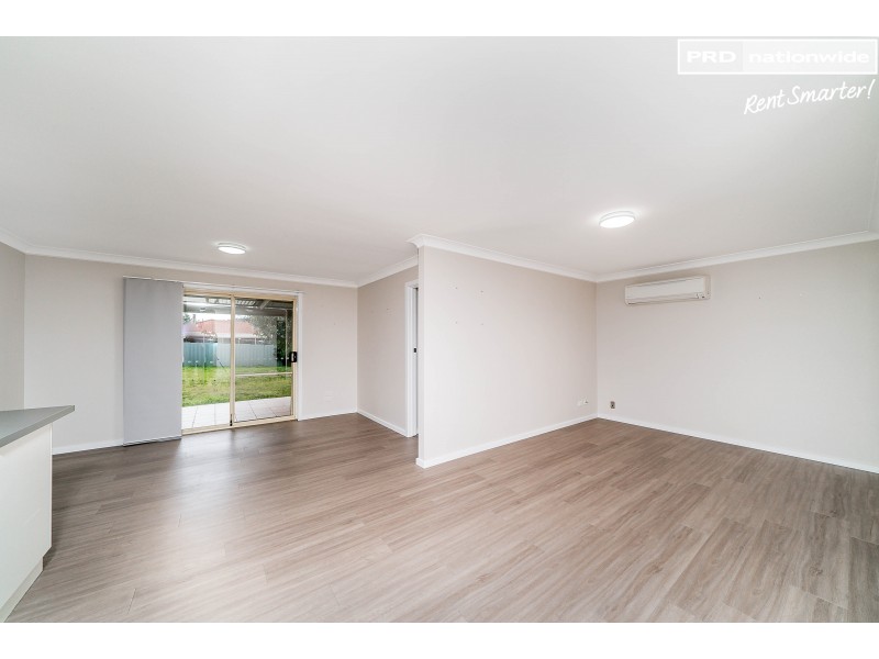 10 Avocet Drive, Estella NSW 2650