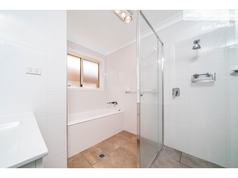 10 Avocet Drive, Estella NSW 2650