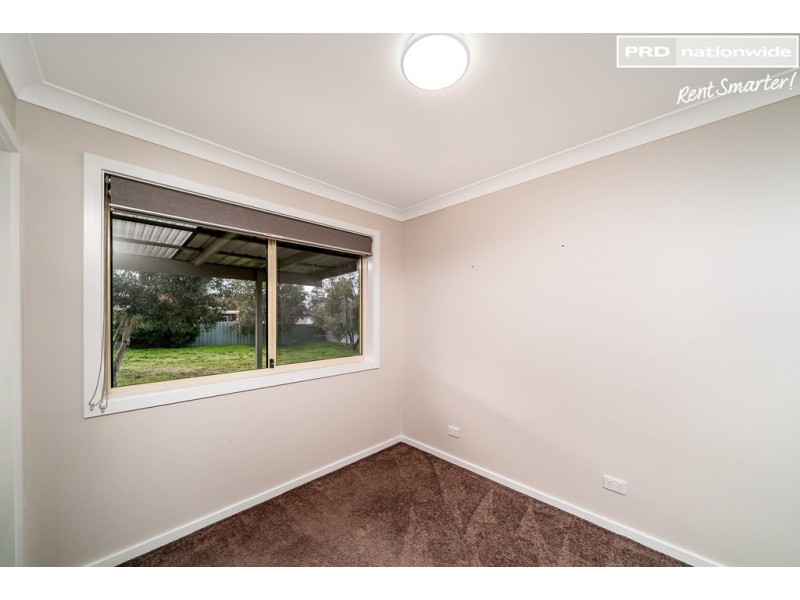 10 Avocet Drive, Estella NSW 2650