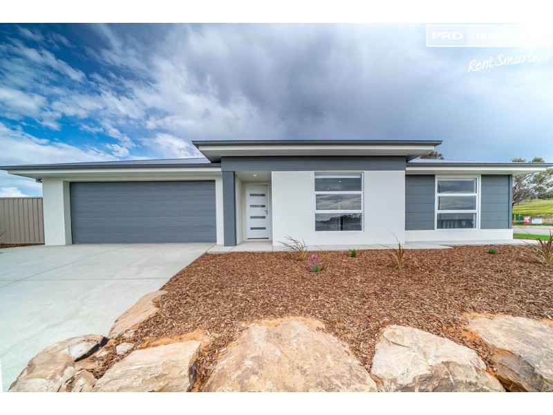 2 Hughes Court, Lloyd NSW 2650