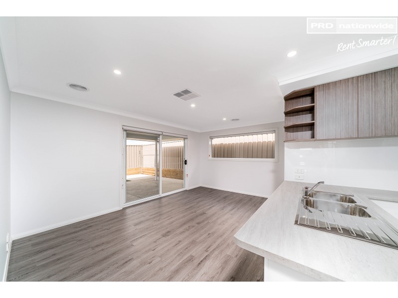 2 Hughes Court, Lloyd NSW 2650