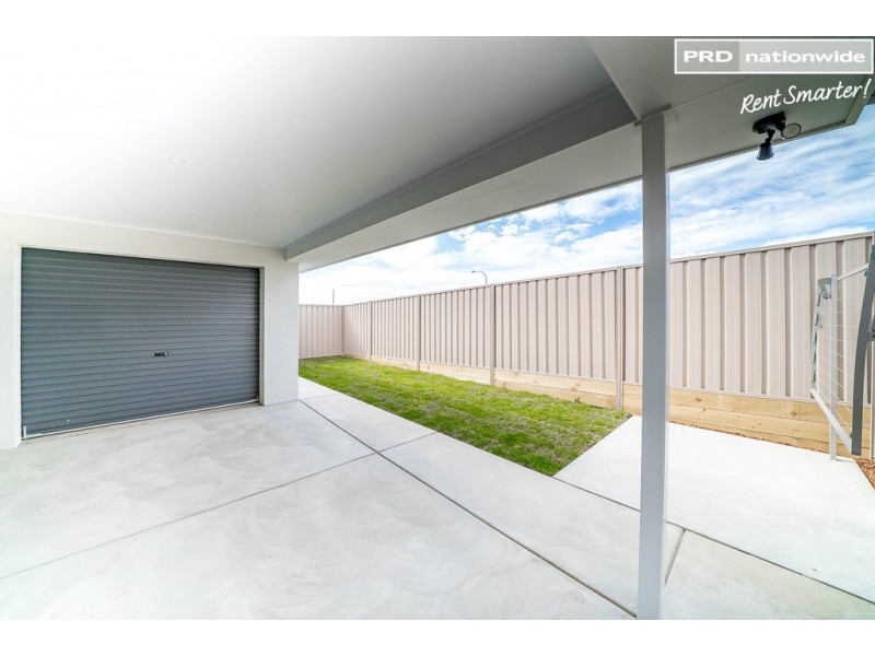 2 Hughes Court, Lloyd NSW 2650