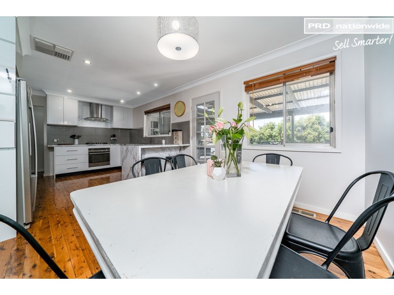 72 Stanley Street, Kooringal NSW 2650