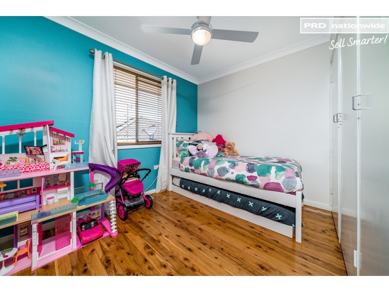 72 Stanley Street, Kooringal NSW 2650