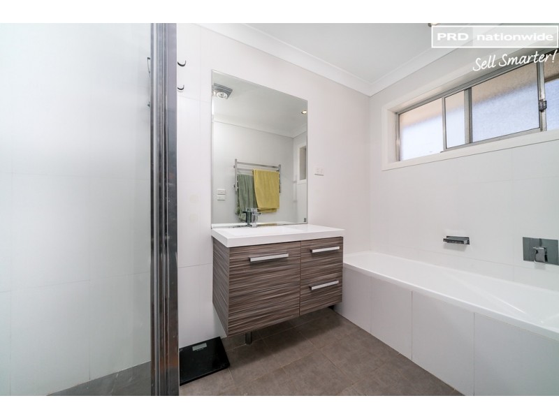 72 Stanley Street, Kooringal NSW 2650