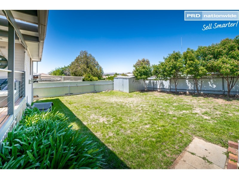 72 Stanley Street, Kooringal NSW 2650
