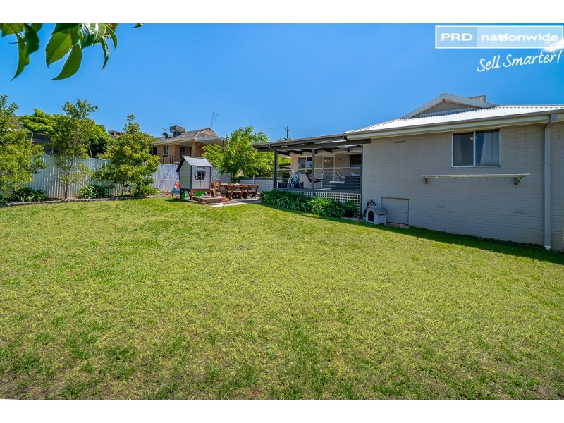 72 Stanley Street, Kooringal NSW 2650