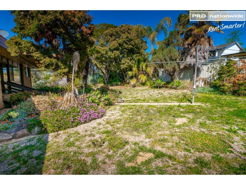 28 Lakeside Drive, Lake Albert NSW 2650