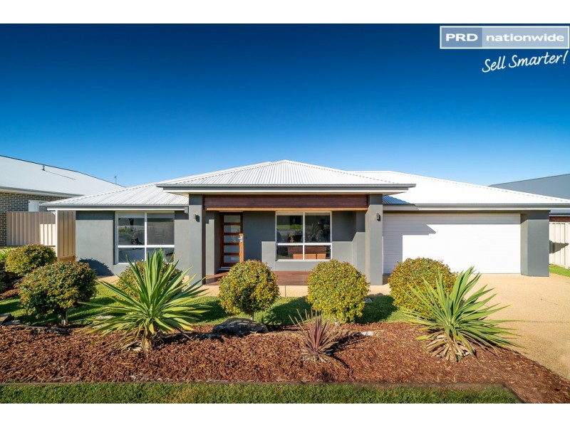 96 Barmedman Avenue, Gobbagombalin NSW 2650