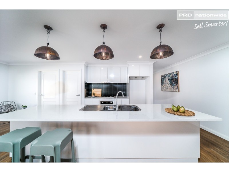 96 Barmedman Avenue, Gobbagombalin NSW 2650