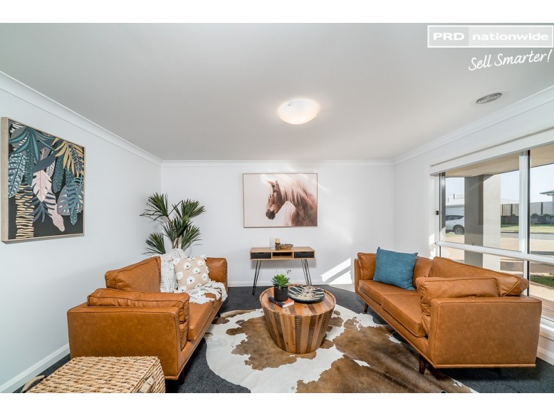 96 Barmedman Avenue, Gobbagombalin NSW 2650