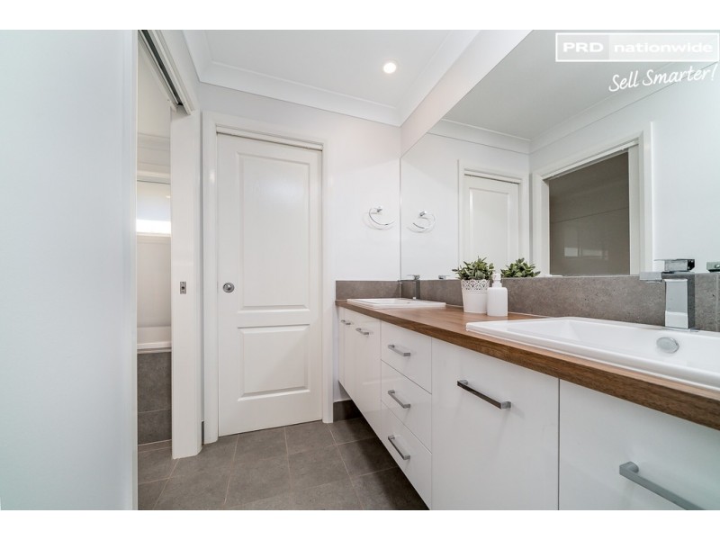 96 Barmedman Avenue, Gobbagombalin NSW 2650