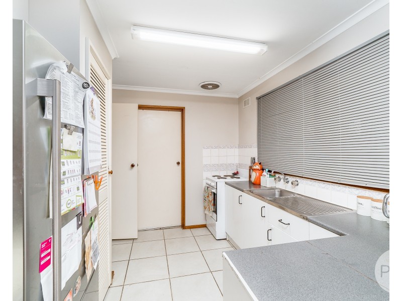 6 Gregory Crescent, Lake Albert NSW 2650