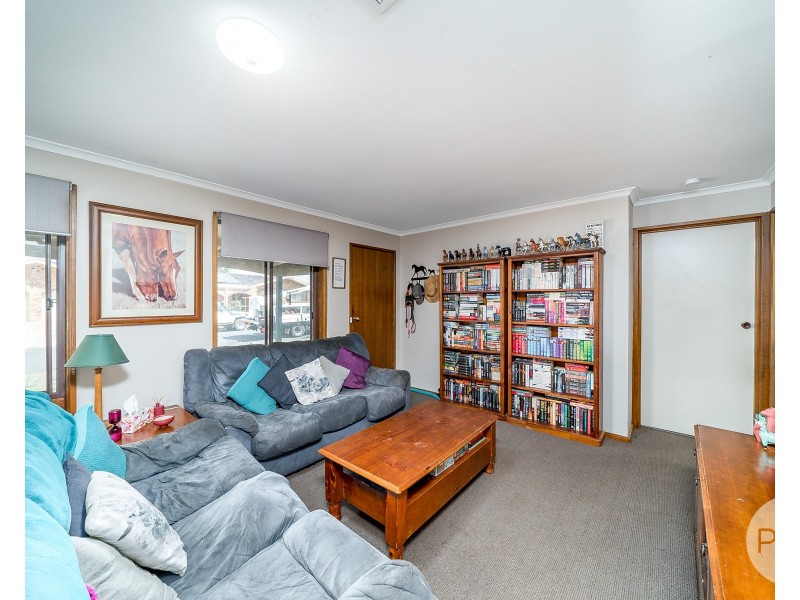 6 Gregory Crescent, Lake Albert NSW 2650