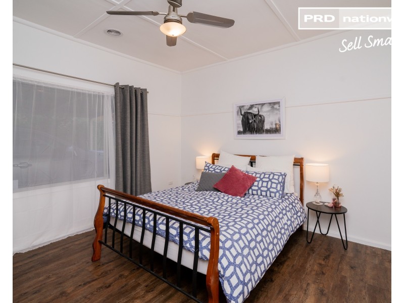 54 Gormly Avenue, Wagga Wagga NSW 2650