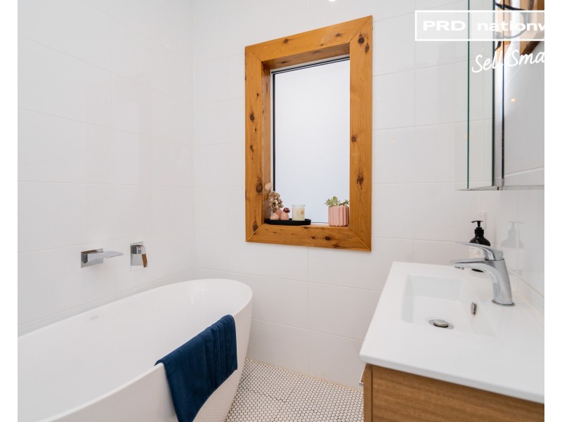 54 Gormly Avenue, Wagga Wagga NSW 2650