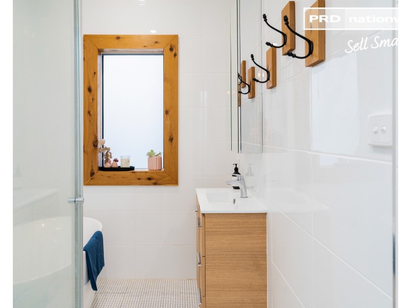 54 Gormly Avenue, Wagga Wagga NSW 2650