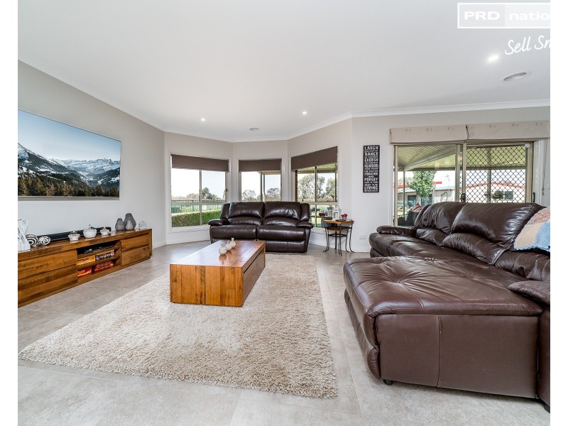 6 Campaspe Close, Springvale NSW 2650