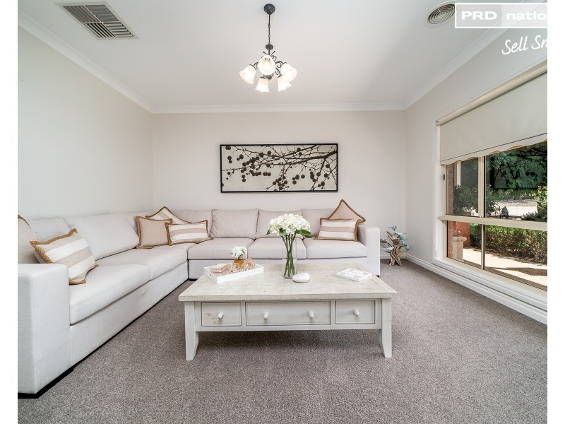 6 Campaspe Close, Springvale NSW 2650