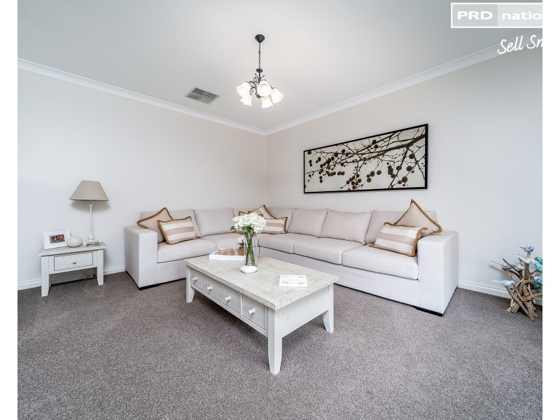 6 Campaspe Close, Springvale NSW 2650