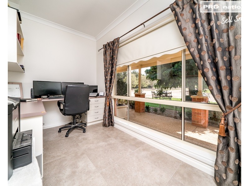 6 Campaspe Close, Springvale NSW 2650