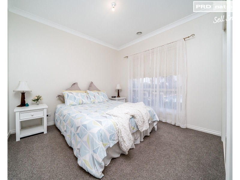 6 Campaspe Close, Springvale NSW 2650
