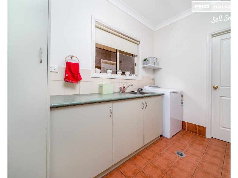6 Campaspe Close, Springvale NSW 2650