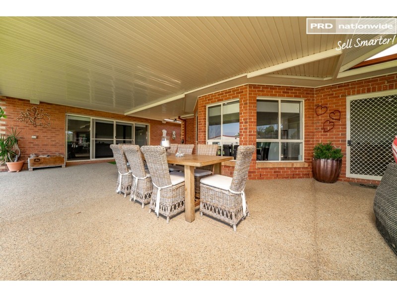 6 Campaspe Close, Springvale NSW 2650