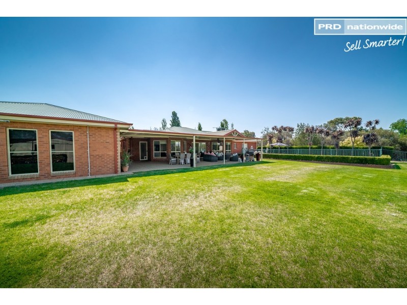 6 Campaspe Close, Springvale NSW 2650