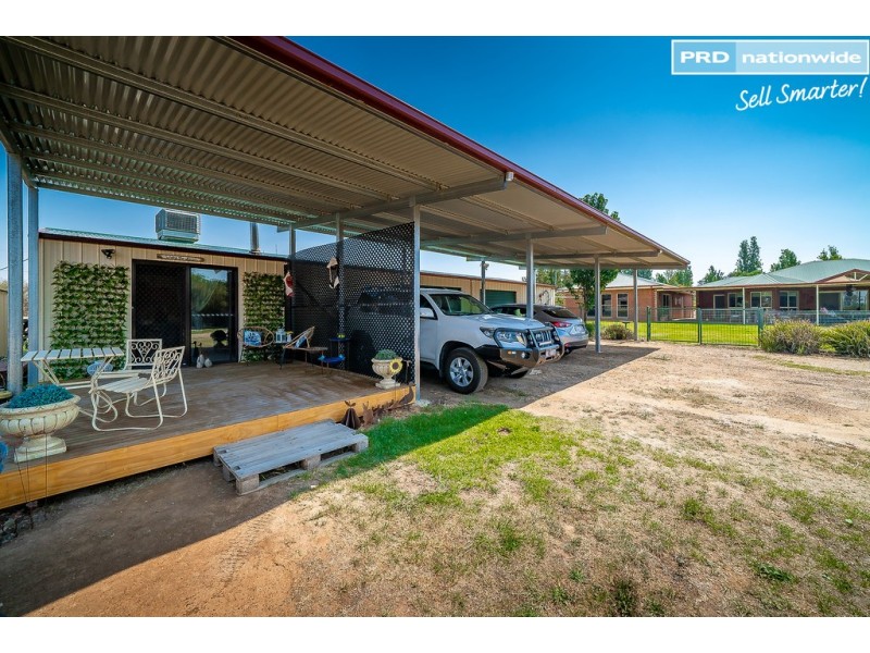 6 Campaspe Close, Springvale NSW 2650