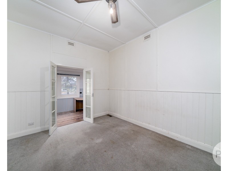 8 Albert Street, Wagga Wagga NSW 2650