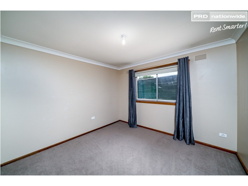 30 Gevena Crescent, Lake Albert NSW 2650