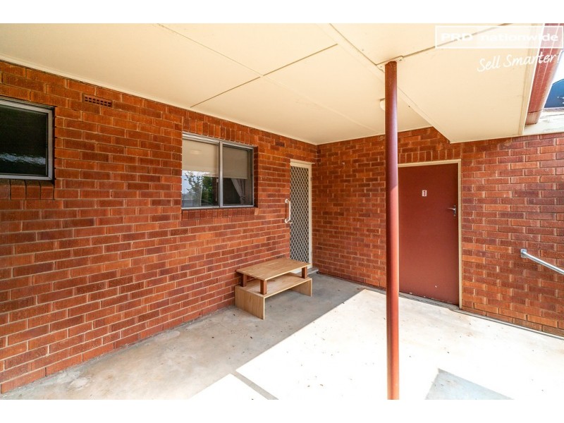 1/33 Bruce Street, Tolland NSW 2650