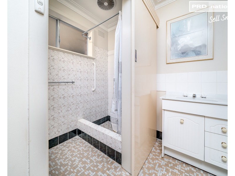 1/33 Bruce Street, Tolland NSW 2650