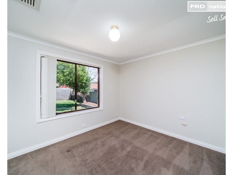 77 Balmoral Crescent, Lake Albert NSW 2650