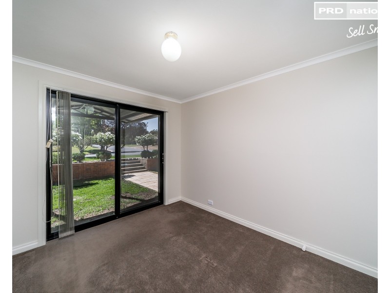 77 Balmoral Crescent, Lake Albert NSW 2650
