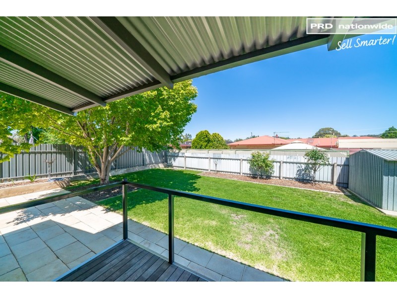 77 Balmoral Crescent, Lake Albert NSW 2650