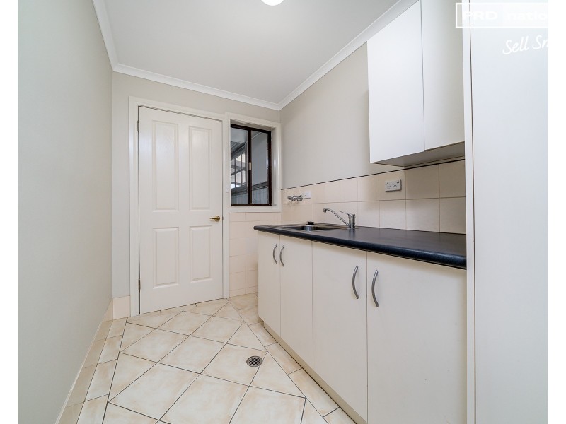 77 Balmoral Crescent, Lake Albert NSW 2650