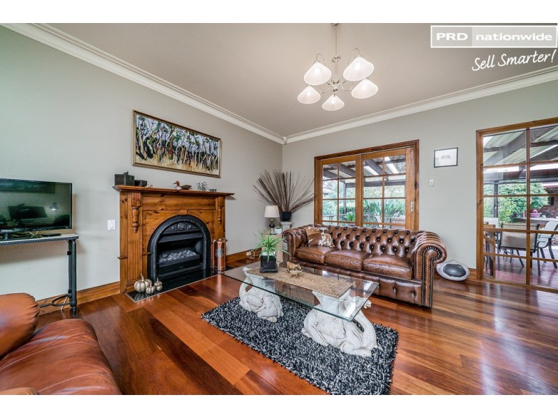 2 Baree Place, Kooringal NSW 2650