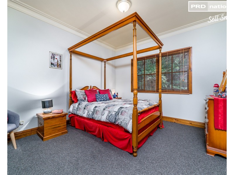 2 Baree Place, Kooringal NSW 2650