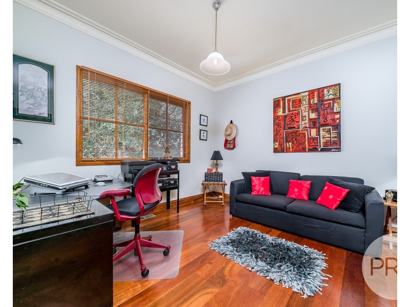 2 Baree Place, Kooringal NSW 2650