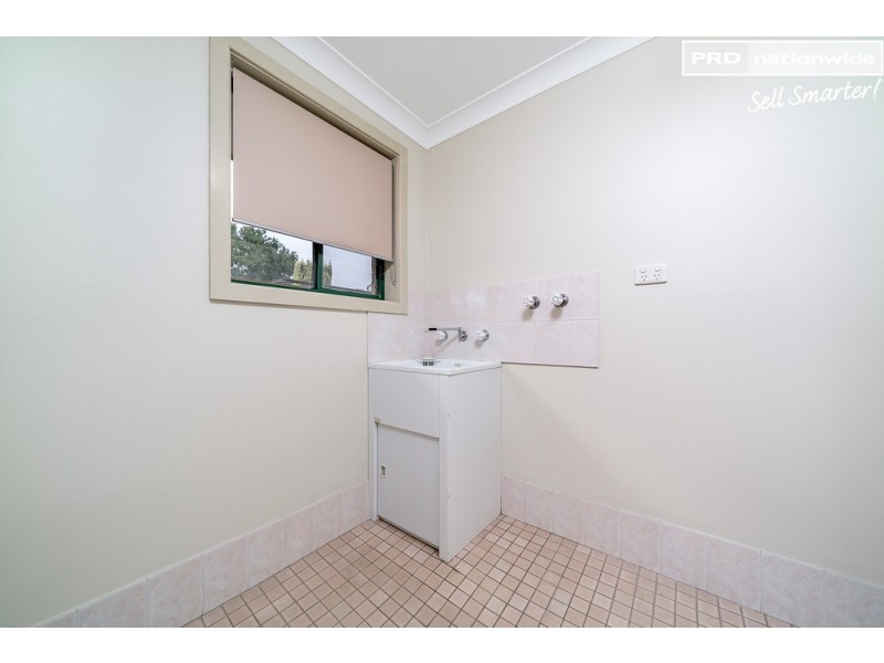 1/3 Travers Street, Wagga Wagga NSW 2650