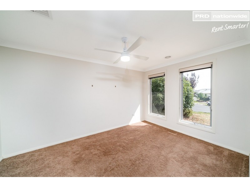 6/15 Murndal Place, Bourkelands NSW 2650